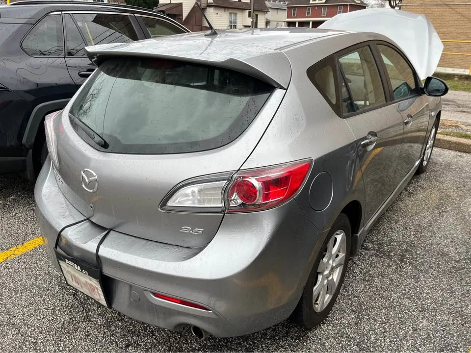 Mazda Mazda 3 - Image 3 of 8