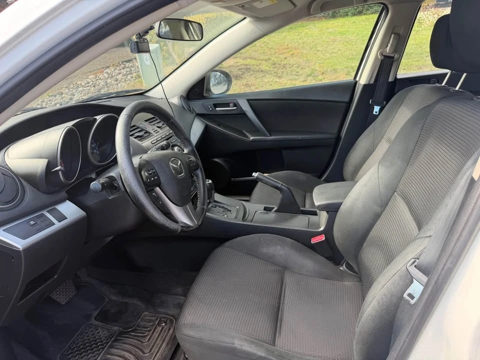2013 Mazda Mazda 3 2nd Gen - Image 4 of 9