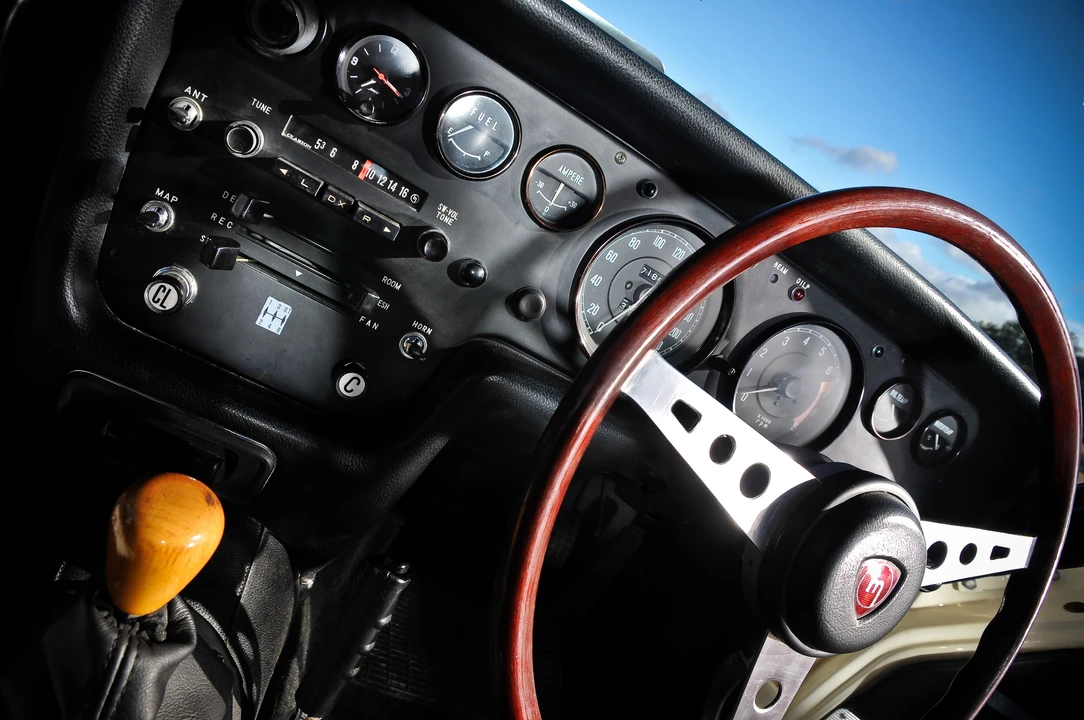 Mazda L10A/L10B Cosmo - Image 12 of 16