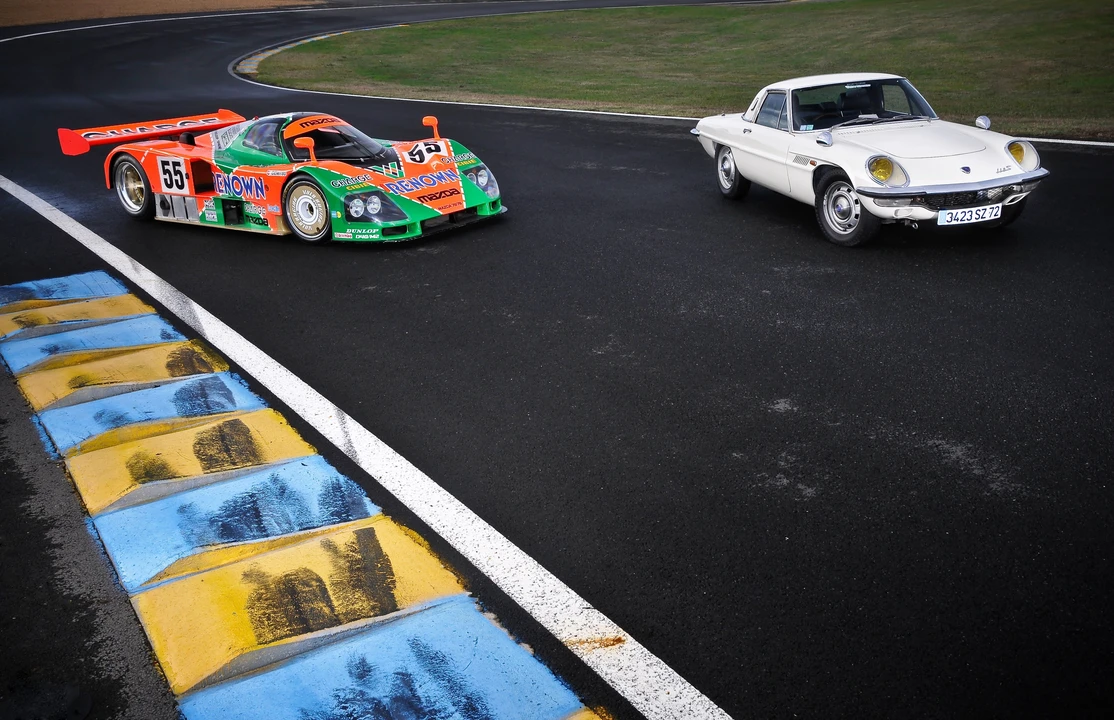 Mazda L10A/L10B Cosmo - Image 7 of 16