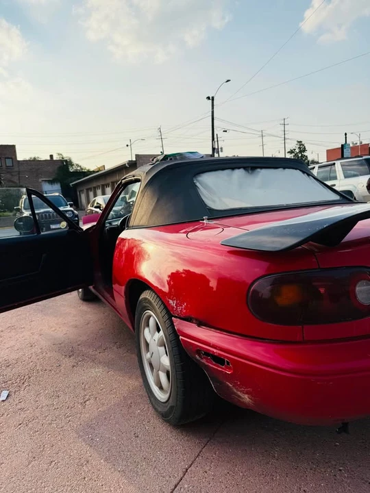 1990 Mazda NA MX-5 Miata - Image 5 of 7