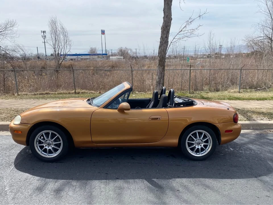 2000 Mazda NB MX-5 Miata - Image 2 of 3