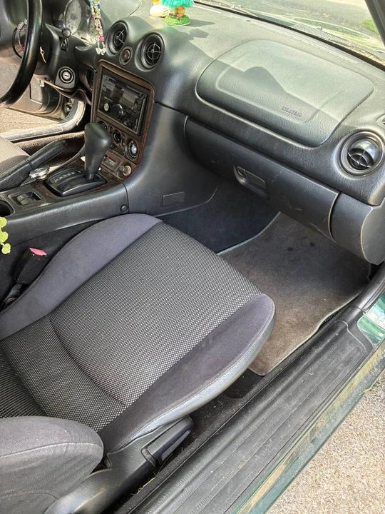 2001 Mazda NB MX-5 Miata - Image 9 of 11