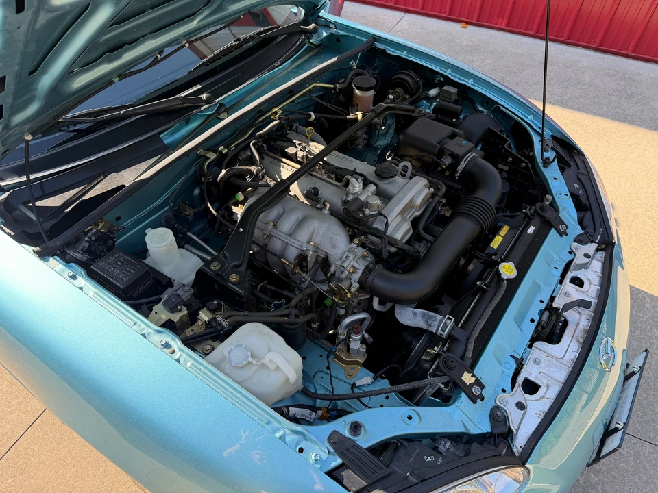 2001 Mazda NB MX-5 Miata - Image 16 of 31