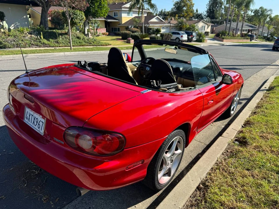 2001 Mazda NB MX-5 Miata - Image 2 of 9