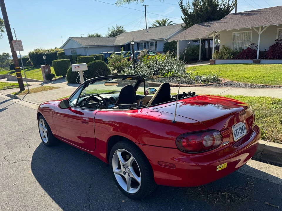 2001 Mazda NB MX-5 Miata - Image 4 of 9