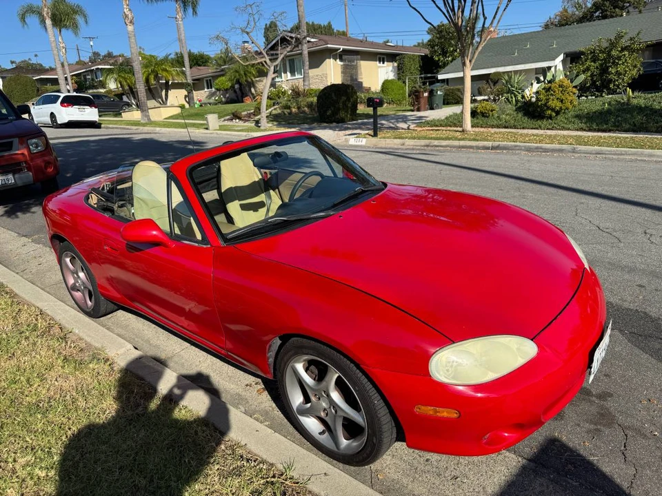 2001 Mazda NB MX-5 Miata - Image 5 of 9