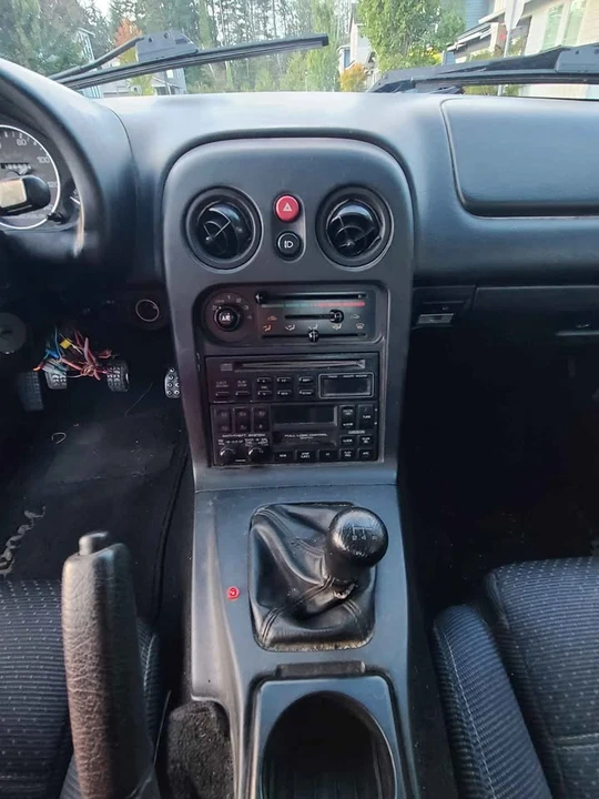 1995 Mazda NA MX-5 Miata - Image 7 of 10