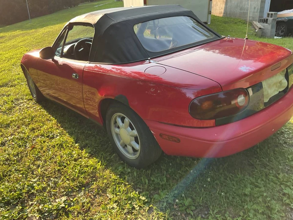 1990 Mazda NA MX-5 Miata - Image 5 of 12
