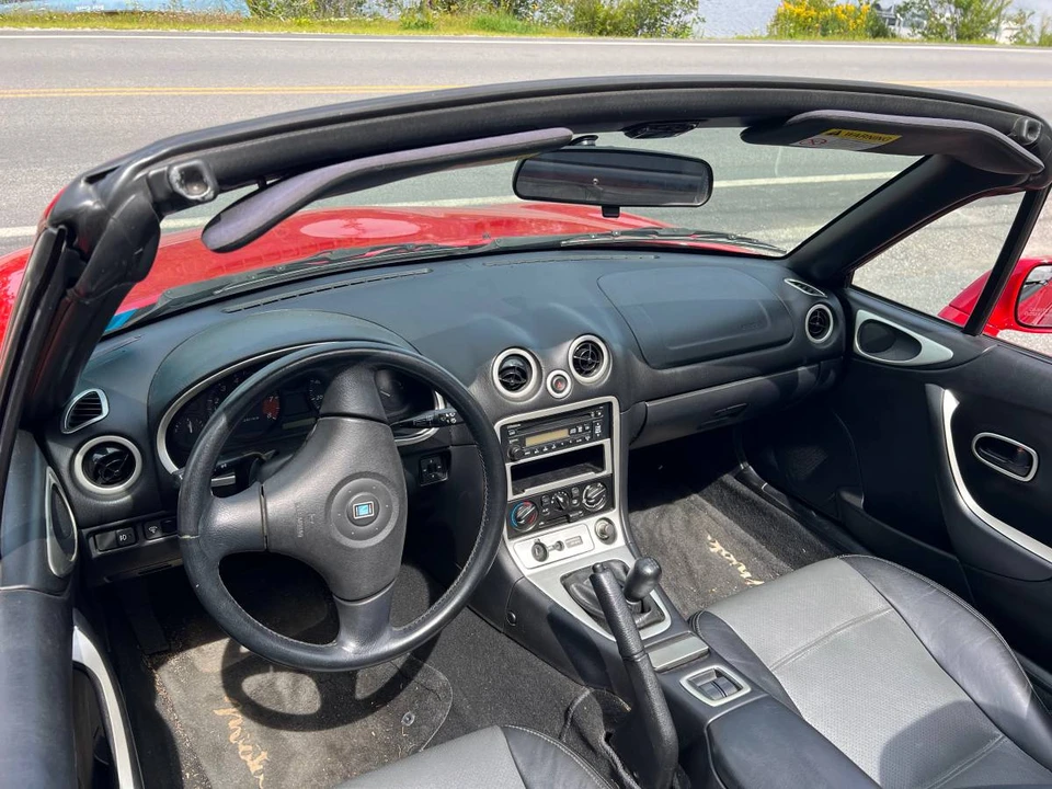 2000 Mazda NB MX-5 Miata - Image 9 of 10