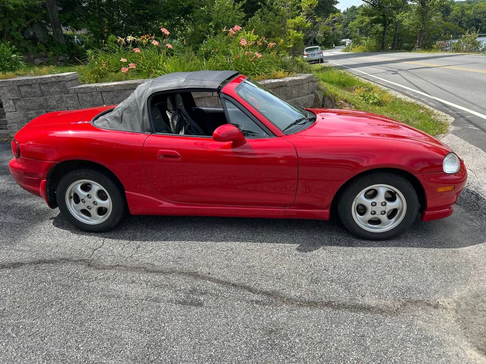 2000 Mazda NB MX-5 Miata - Image 6 of 10