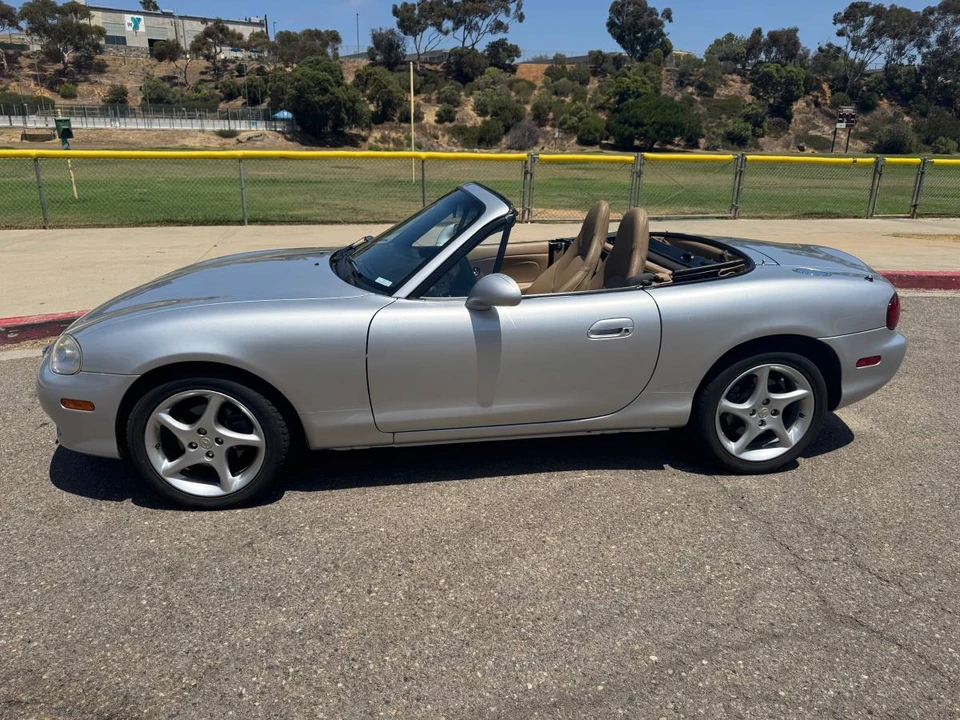 2002 Mazda NB MX-5 Miata - Image 2 of 12