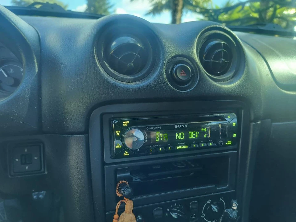 2000 Mazda NB MX-5 Miata - Image 10 of 20
