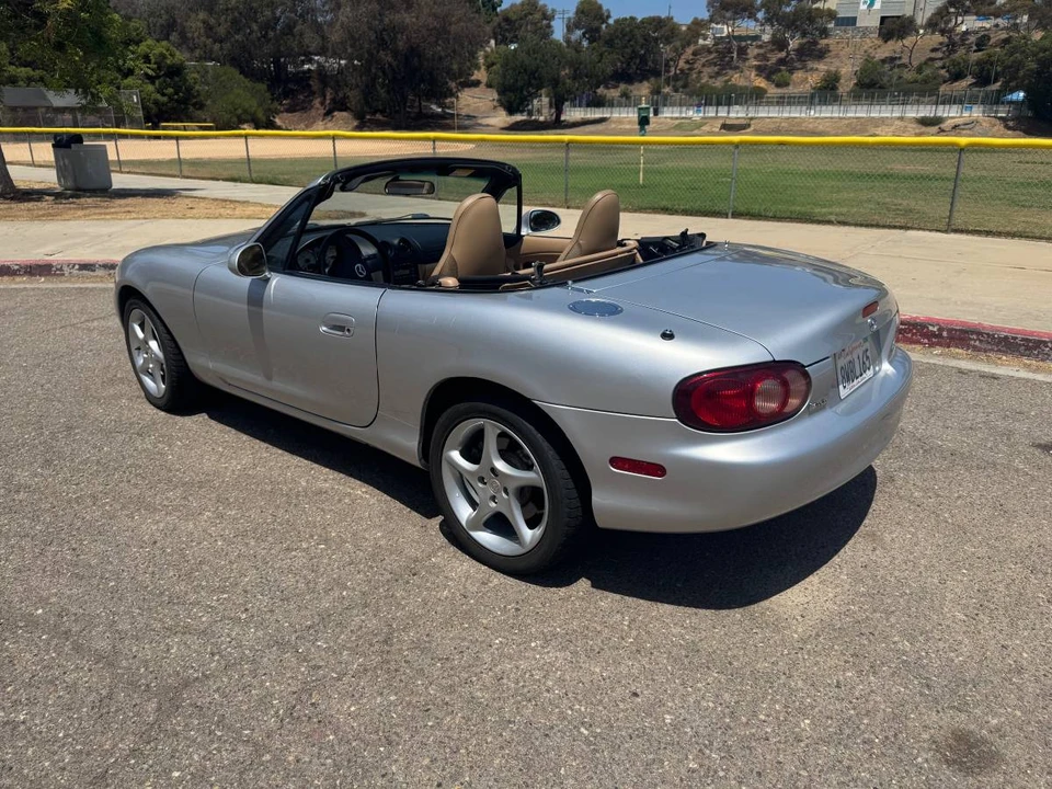 2002 Mazda NB MX-5 Miata - Image 5 of 12