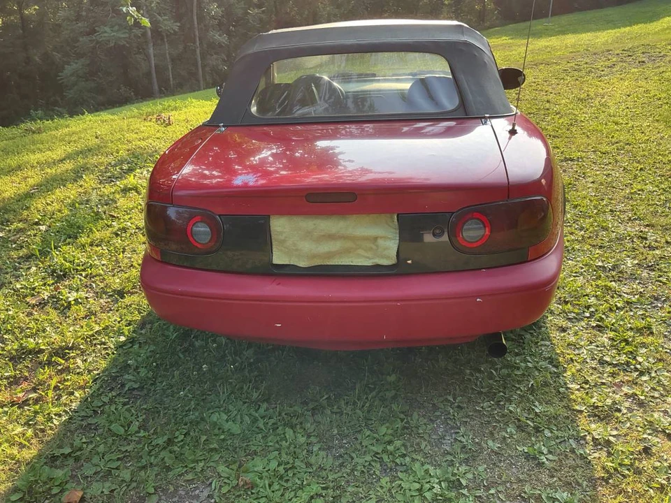 1990 Mazda NA MX-5 Miata - Image 6 of 12