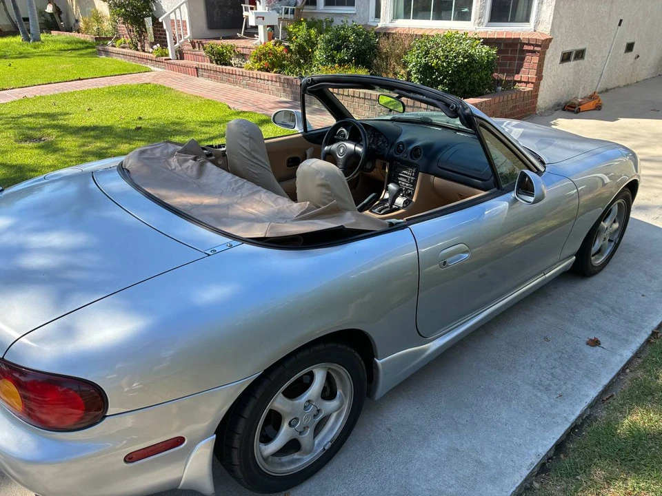 2000 Mazda NB MX-5 Miata - Image 2 of 24