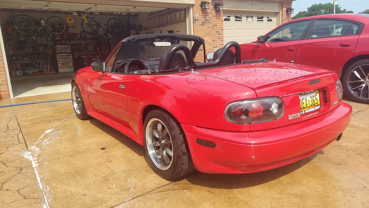 1995 Mazda NA MX-5 Miata - Image 2 of 12