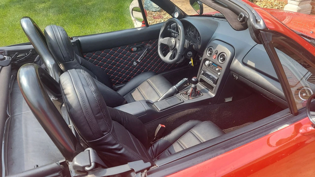 1995 Mazda NA MX-5 Miata - Image 8 of 12