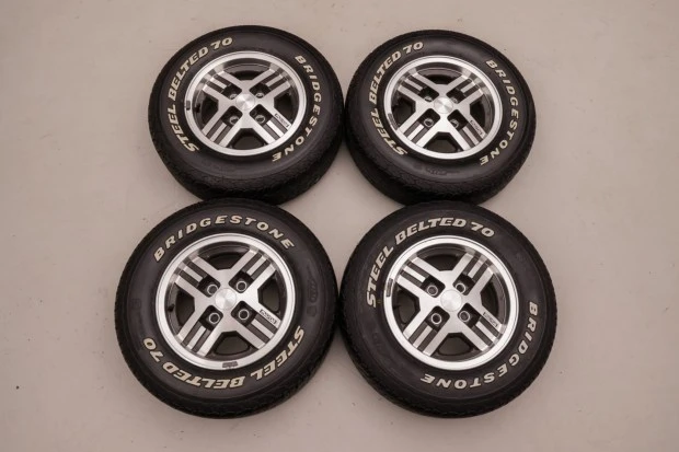 Parts & Memorabilia Other Wheels - Image 2 of 4