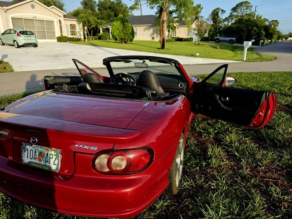 2004 Mazda NB Mazdaspeed MX-5 Miata - Image 13 of 16