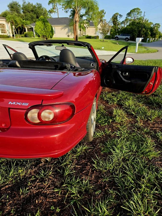 2004 Mazda NB Mazdaspeed MX-5 Miata - Image 11 of 16