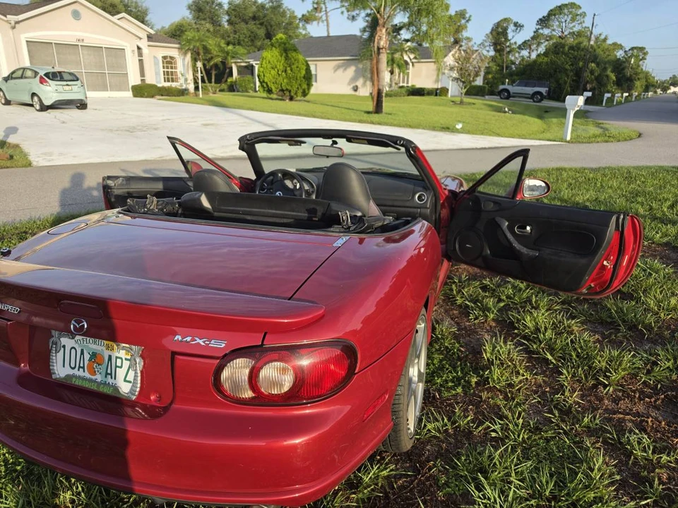 2004 Mazda NB Mazdaspeed MX-5 Miata - Image 12 of 16