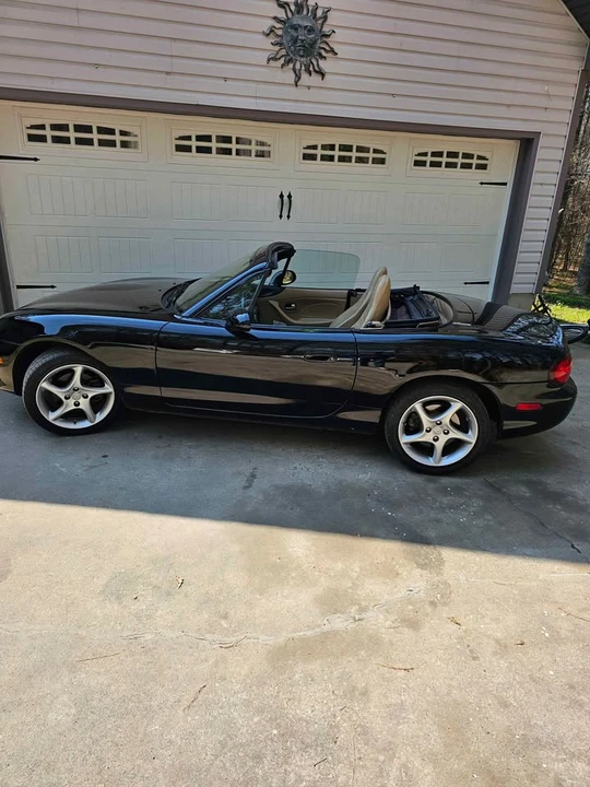 2001 Mazda NB MX-5 Miata - Image 3 of 3