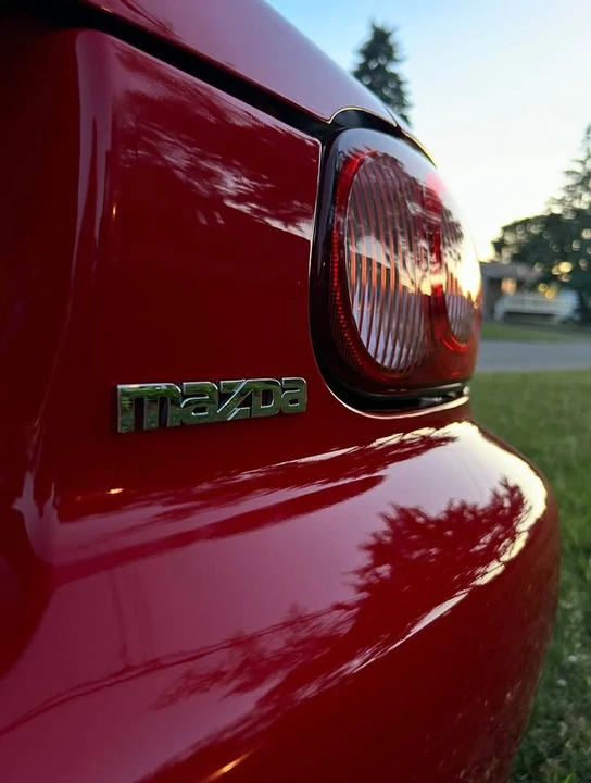 2005 Mazda NB MX-5 Miata - Image 4 of 8