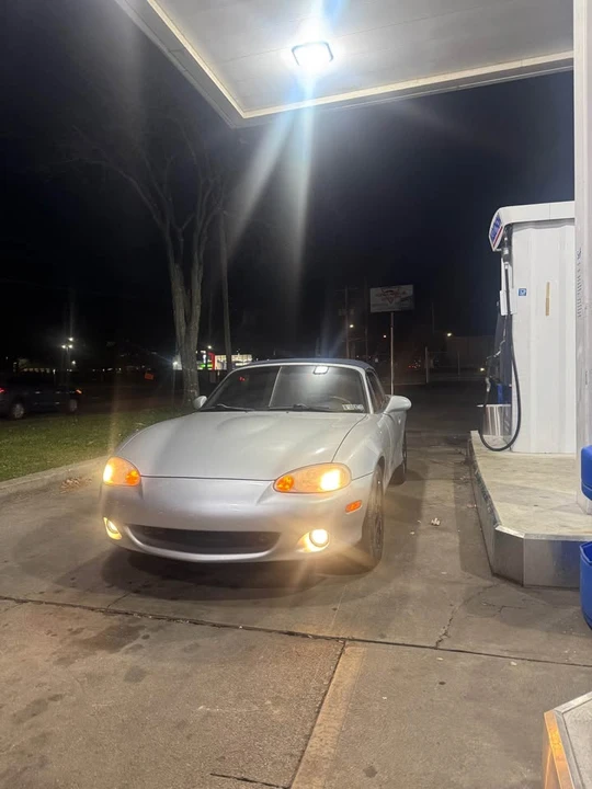 2004 Mazda NB MX-5 Miata - Image 3 of 9