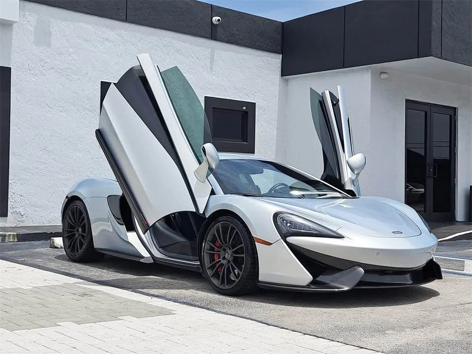 2017 McLaren 570S - Image 8 of 9