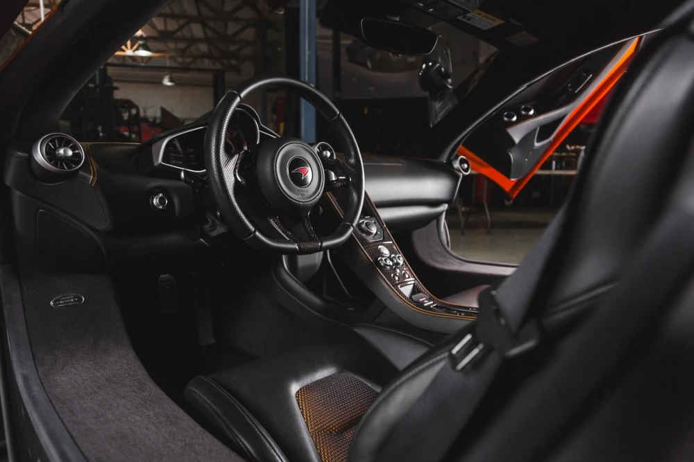1950 McLaren MP4-12C - Image 7 of 8