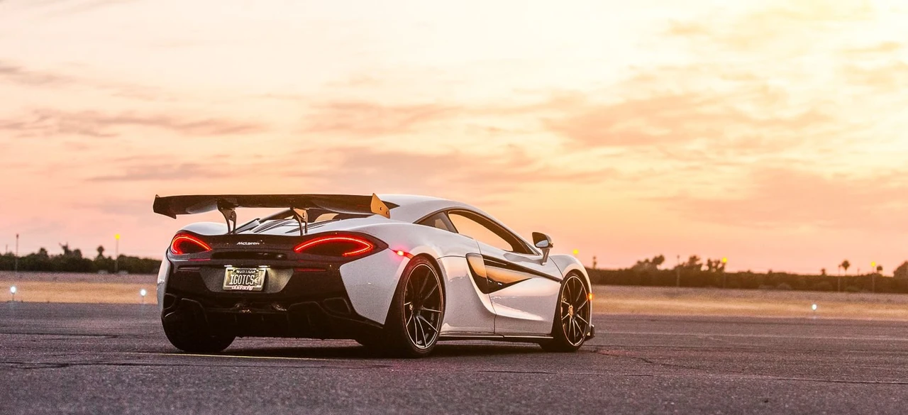 2016 McLaren 570S - Image 11 of 31