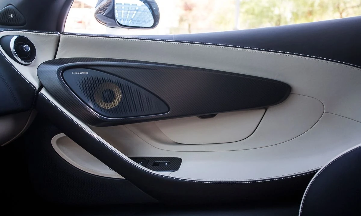 2016 McLaren 570S - Image 18 of 31