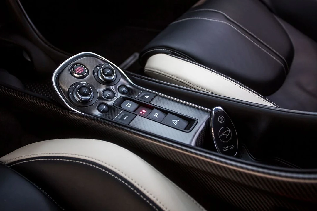 2016 McLaren 570S - Image 19 of 31
