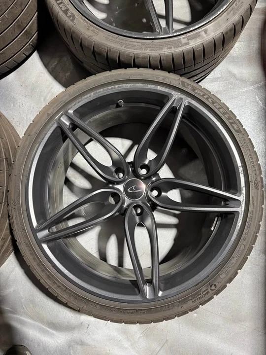 Parts & Memorabilia Wheels - Image 3 of 3