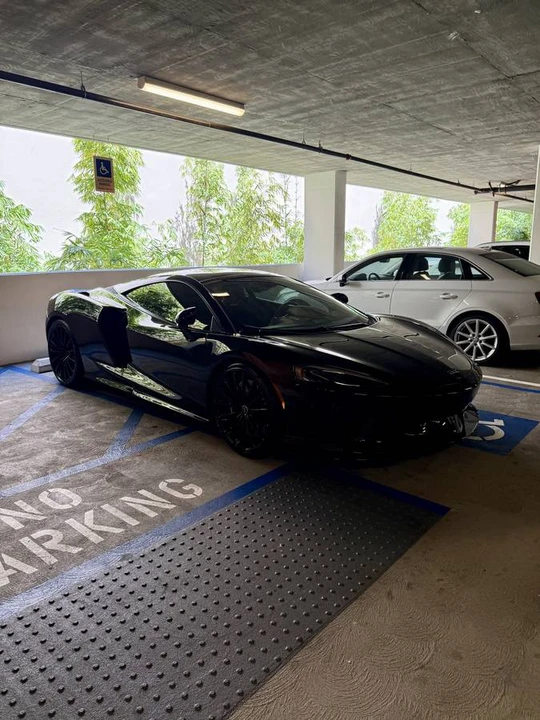 2022 McLaren GT - Image 4 of 10