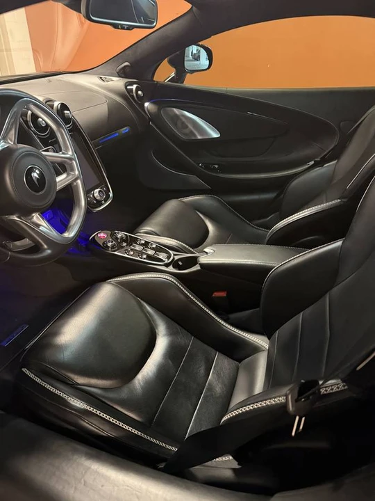 2022 McLaren GT - Image 9 of 10