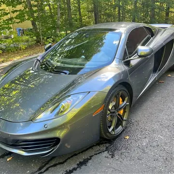 2013 McLaren MP4-12C