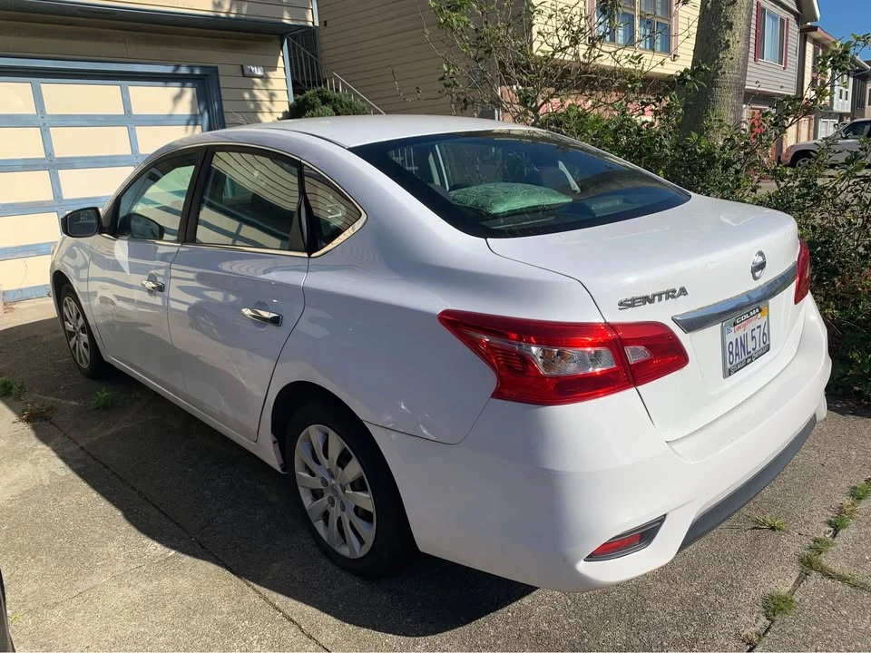 2018 Nissan Sentra 7th Gen - Image 2 of 4
