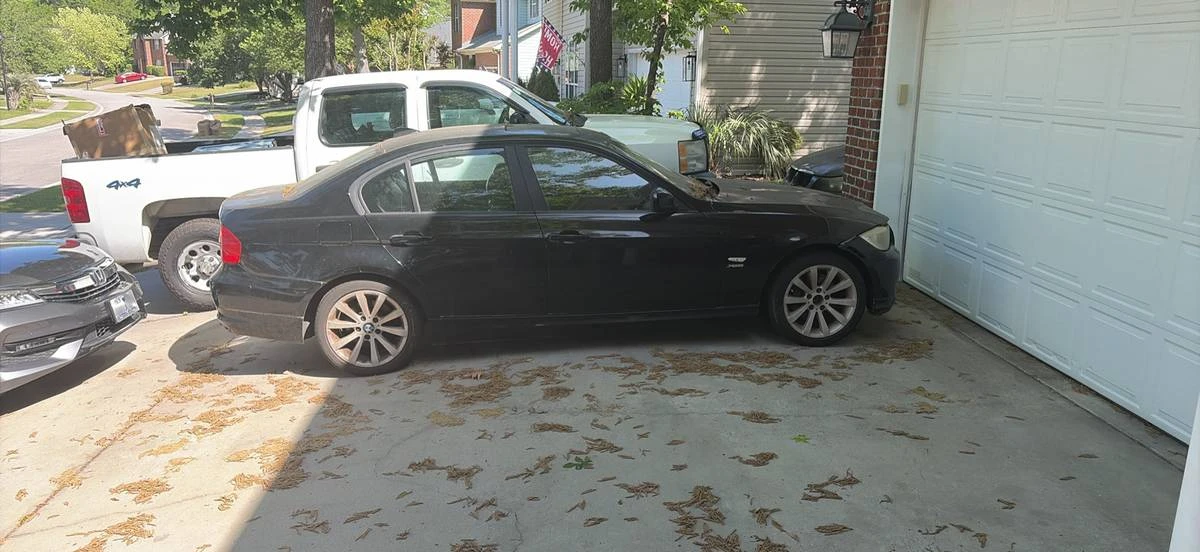 2011 BMW E90 3 Series Sedan - Image 2 of 7