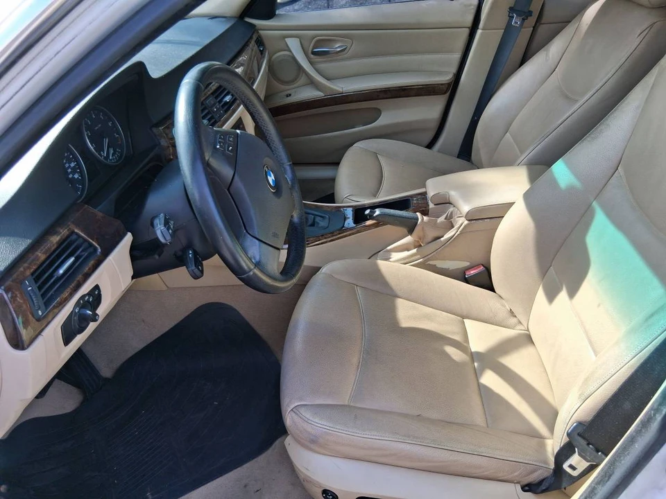 2009 BMW E90 3 Series Sedan - Image 15 of 19