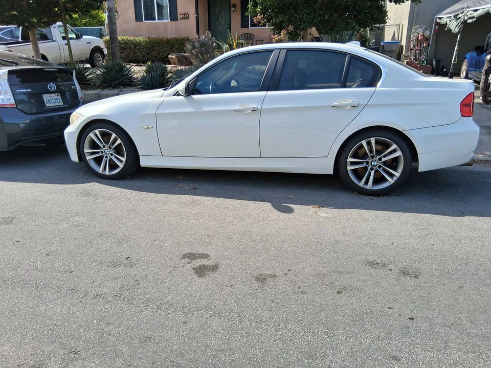 2009 BMW E90 3 Series Sedan - Image 11 of 19