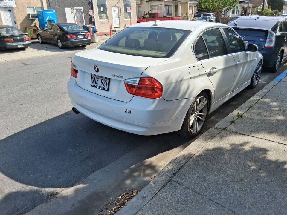 2009 BMW E90 3 Series Sedan - Image 13 of 19