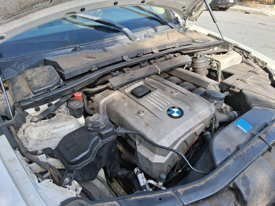 2009 BMW E90 3 Series Sedan - Image 17 of 19