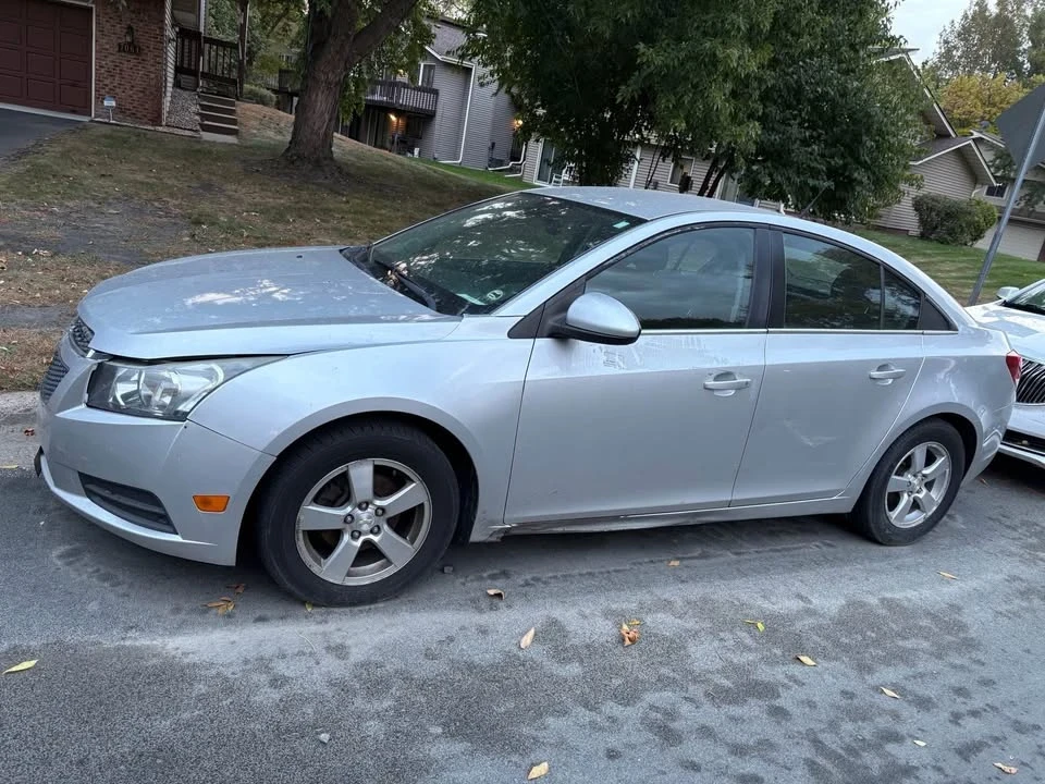 2014 Chevrolet Cruze - Image 2 of 10