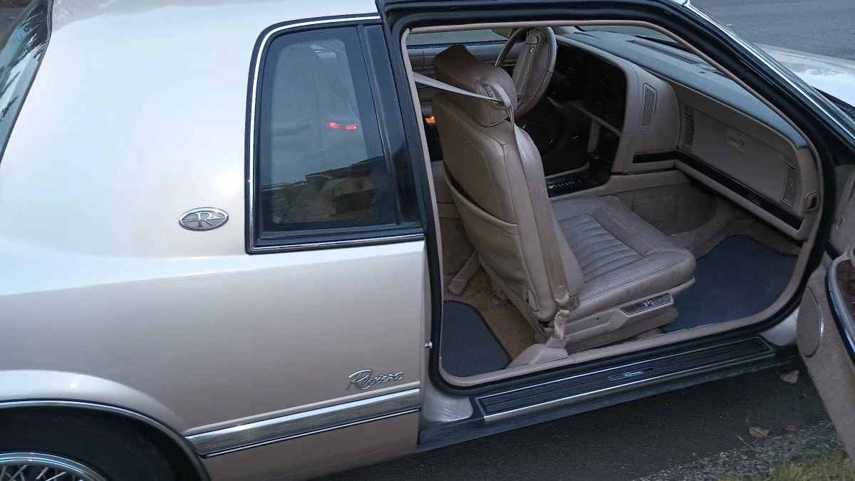 1991 Buick Riviera 4th-7th Gen - Image 5 of 14