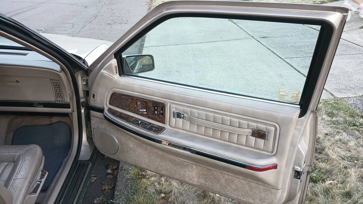 1991 Buick Riviera 4th-7th Gen - Image 4 of 14