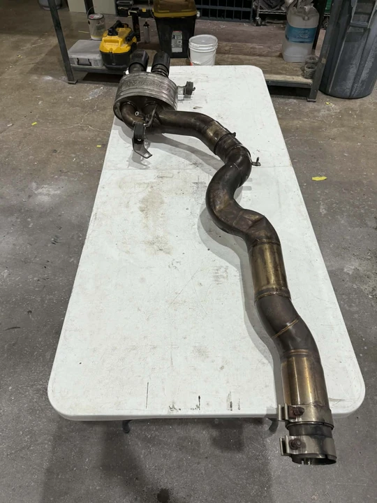 2011 Parts & Memorabilia Mechanical Components - Image 2 of 9