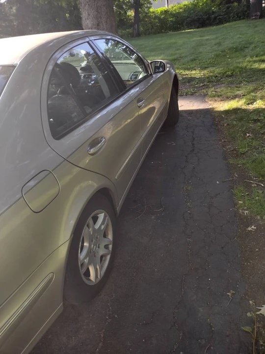 2004 Mercedes-Benz W211 E-Class - Image 2 of 4