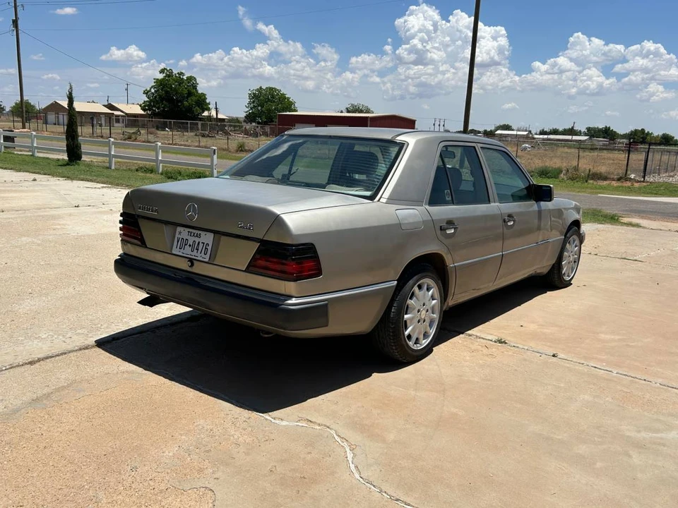 1992 Mercedes-Benz W124 E-Class - Image 20 of 23